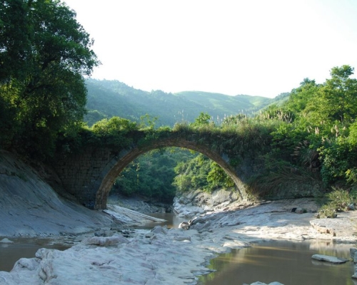 蓝山县万年桥景点（舜水蓝山田园小筑）